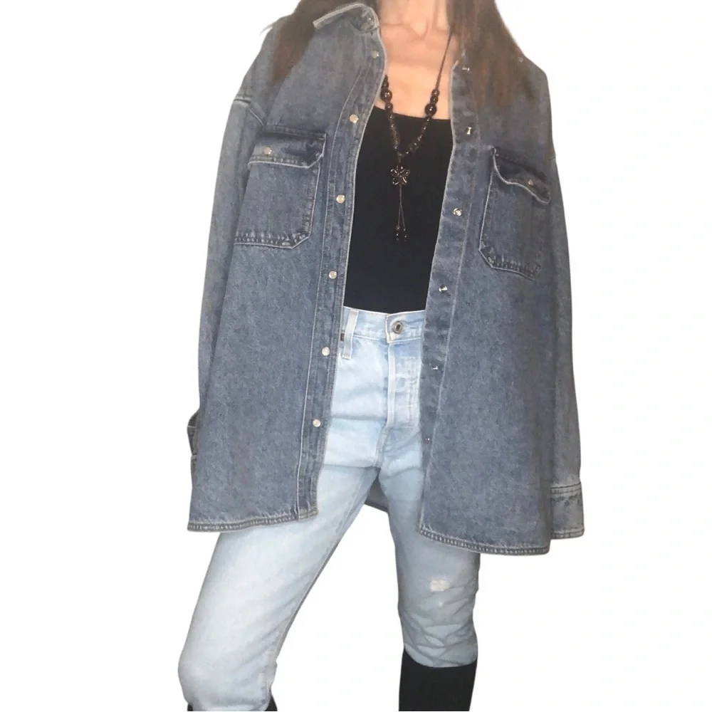 H&M Womens Sz L Denim Jean Shirt Jacket Medium Wash Snap Front Casual Grunge